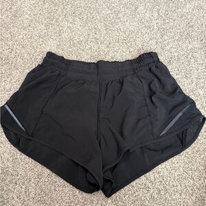 Lululemon hotty hot lined low rise 2.5” Black Women's Athletic Shorts